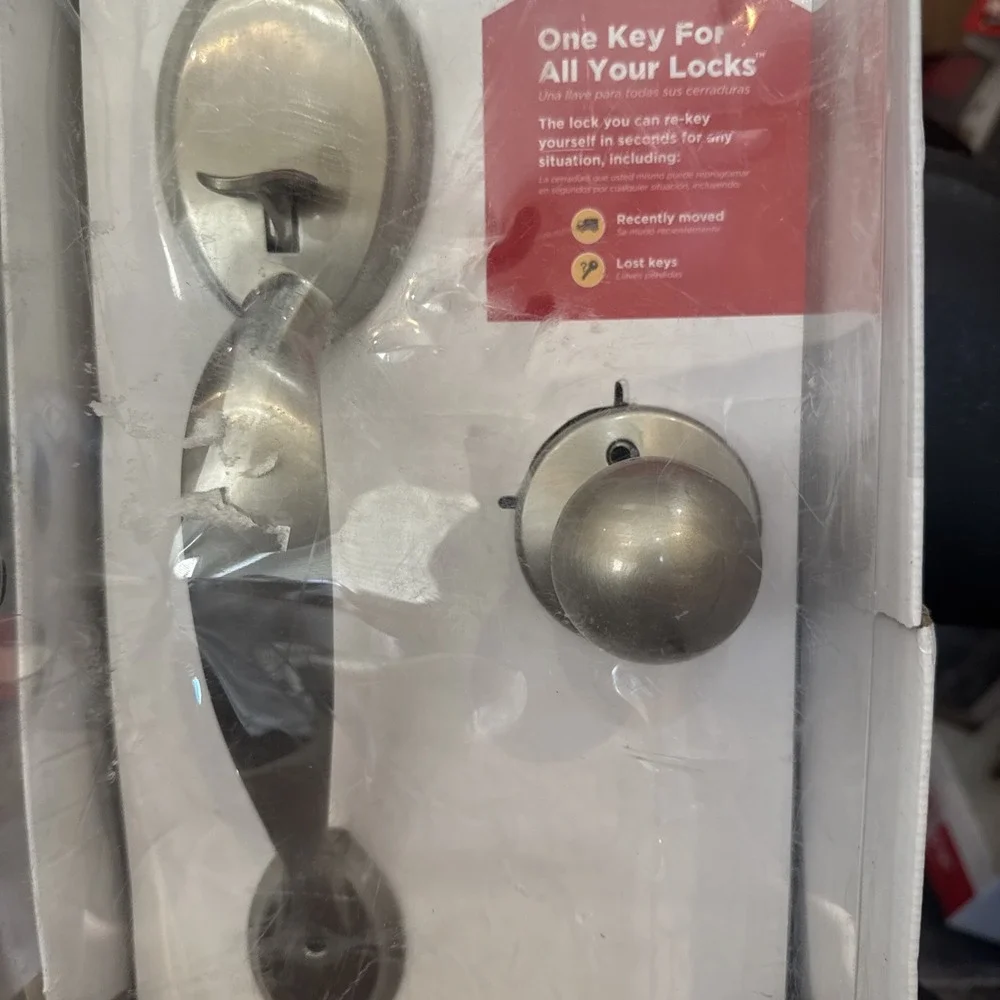 Kwikset Dakota Satin Nickel Door Lock Set with SmartKey Security‎ 96870-090